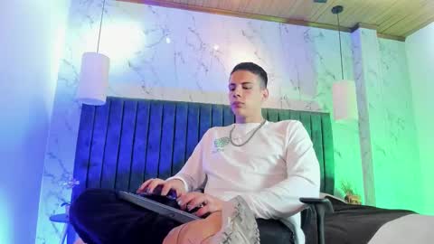 Dustin Sonne online show from March 20, 2026, 3:33 am