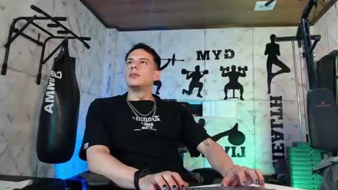 Snapshot of dustin_sonne chatting on June 21, 2026, 3:31 am Dustin Sonne online show from June 21, 2026, 3:31 am