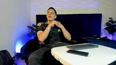 Snapshot of dustin_sonne chatting on July 4, 2026, 3:13 am Dustin Sonne online show from July 4, 2026, 3:13 am