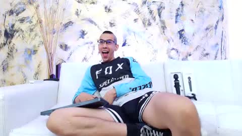 Dustin Dollin online show from January 22, 2025, 6:41 pm