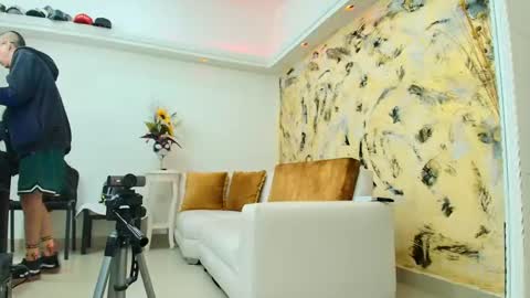 Dustin Dollin online show from March 8, 2025, 1:39 am