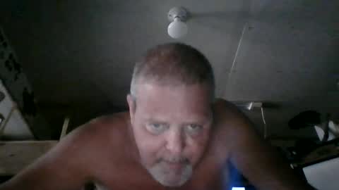 Snapshot of dustwon1 chatting on June 18, 2026, 6:45 pm dustwon1 online show from June 18, 2026, 6:45 pm