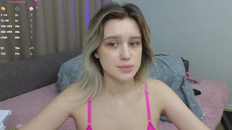 Dusya online show from January 6, 2025, 1:19 pm