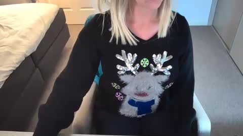 Ambertje040 online show from December 20, 2024, 6:35 pm