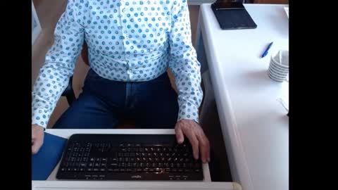 dutchpornking2 online show from October 10, 2025, 7:51 am