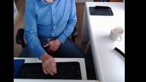 dutchpornking2 online show from October 11, 2025, 7:51 am