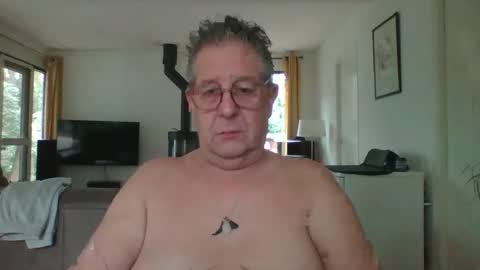Snapshot of dutchsmooth chatting on December 2, 2024, 9:35 am dutchsmooth online show from December 2, 2024, 9:35 am