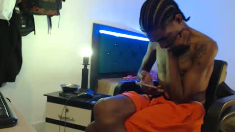Snapshot of duvanf18 chatting on May 10, 2026, 2:39 am Elburrito online show from May 10, 2026, 2:39 am