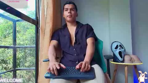 dwayne_brown online show from October 26, 2025, 2:12 pm