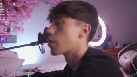 Snapshot of dwayne_xx chatting on December 27, 2024, 7:35 pm Dwayne xx online show from December 27, 2024, 7:35 pm