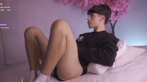 Snapshot of dwayne_xx chatting on January 7, 2025, 6:35 pm Dwayne xx online show from January 7, 2025, 6:35 pm