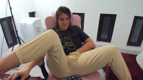 dayana online show from October 2, 2025, 4:19 am