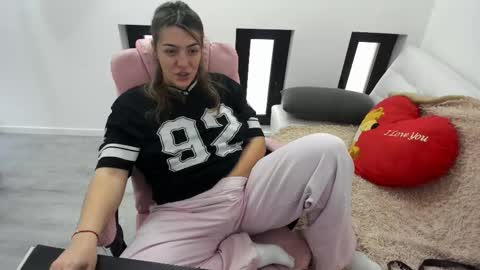 dayana online show from March 12, 2026, 5:24 am