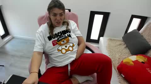 dayana online show from March 26, 2026, 5:13 am