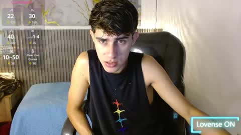 dyla_n18_ online show from November 9, 2025, 8:40 pm