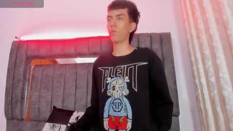 Dylan online show from November 25, 2025, 11:43 am