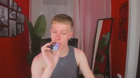 Snapshot of dylan_norton chatting on June 15, 2026, 9:33 am Dylan online show from June 15, 2026, 9:33 am