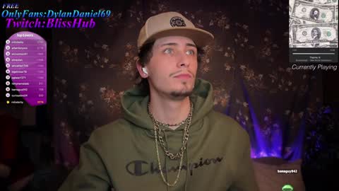 Snapshot of dylandaniel69 chatting on December 11, 2024, 7:42 am Dylan Daniel 7.8 online show from December 11, 2024, 7:42 am