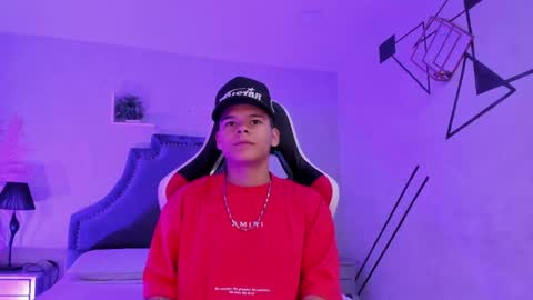 dylanroyce_ online show from June 2, 2026, 1:13 pm