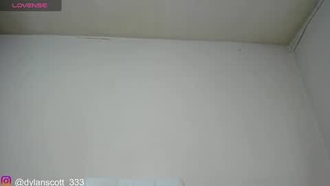 dylanscott_106 online show from February 5, 2025, 9:07 pm