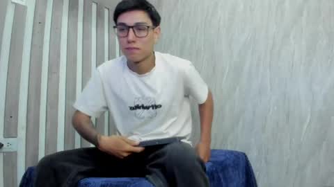 Snapshot of dylanxscot chatting on May 21, 2026, 12:12 pm dylanxscot online show from May 21, 2026, 12:12 pm