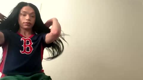 Dynasty online show from December 1, 2025, 7:08 pm