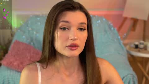 Snapshot of e_vvv_a chatting on December 7, 2024, 3:30 pm Eva online show from December 7, 2024, 3:30 pm