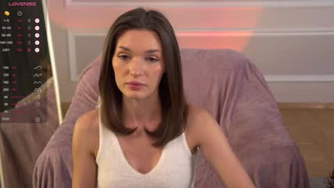 Snapshot of e_vvv_a chatting on September 18, 2025, 3:47 pm Eva online show from September 18, 2025, 3:47 pm