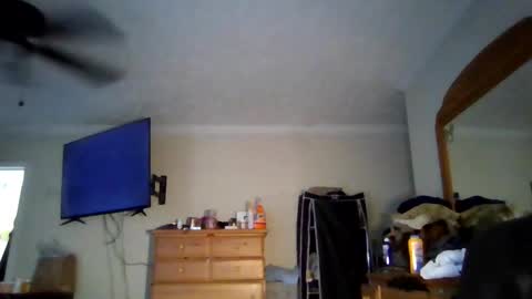 Snapshot of eagle4u chatting on December 1, 2025, 4:34 pm eagle4u online show from December 1, 2025, 4:34 pm