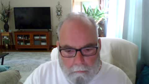 Snapshot of earl52 chatting on June 19, 2026, 4:00 pm earl52 online show from June 19, 2026, 4:00 pm