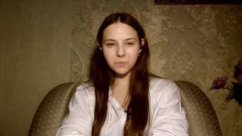 Yuni online show from April 18, 2026, 7:07 pm