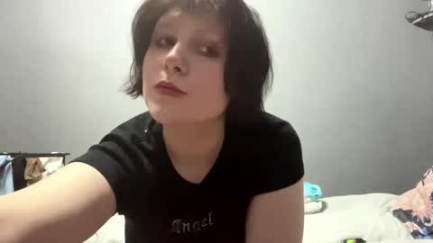 Snapshot of earthascritchfield chatting on April 28, 2026, 5:18 pm Rina online show from April 28, 2026, 5:18 pm