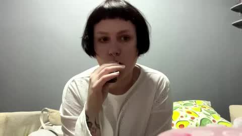 Snapshot of earthascritchfield chatting on May 24, 2026, 6:35 pm Rina online show from May 24, 2026, 6:35 pm