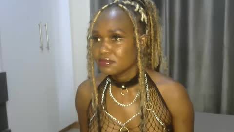 east_queen online show from February 2, 2025, 2:56 pm