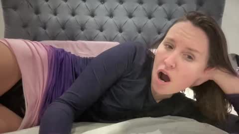 Nadia Ferreira  online show from February 10, 2025, 8:10 pm