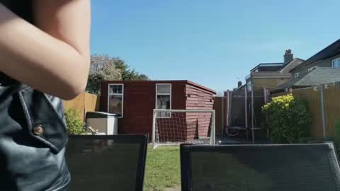 Nadia Ferreira  online show from April 14, 2026, 9:15 am