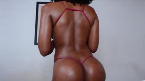 Laraand Drake online show from November 12, 2025, 9:42 am