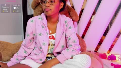 Snapshot of ebony_beautifull chatting on January 25, 2025, 2:04 am Luci online show from January 25, 2025, 2:04 am