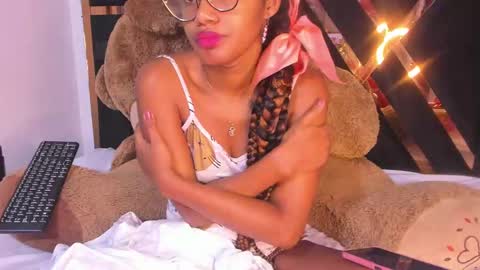 Snapshot of ebony_beautifull chatting on February 27, 2025, 7:01 am Luci online show from February 27, 2025, 7:01 am