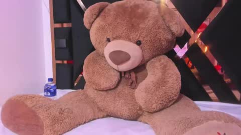 Snapshot of ebony_beautifull chatting on March 7, 2025, 1:42 am Luci online show from March 7, 2025, 1:42 am