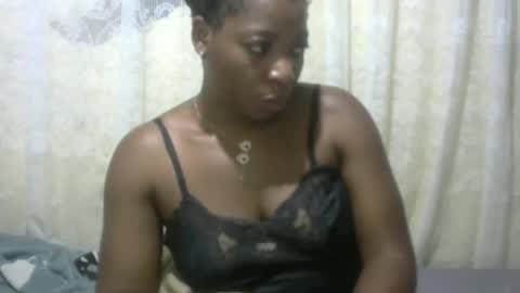 ebony_candy1998 online show from May 17, 2026, 8:01 am