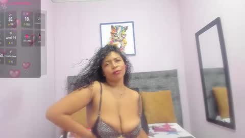 ebony_hot_25 online show from March 5, 2026, 10:39 pm