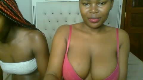 Snapshot of ebony_meeky chatting on October 6, 2025, 3:04 am ebony_meeky online show from October 6, 2025, 3:04 am