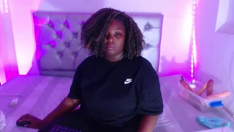 LINA  online show from October 9, 2025, 3:15 am