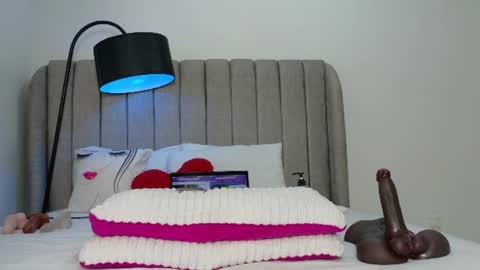 Snapshot of ebony_pearl69 chatting on August 6, 2026, 6:59 am ebony_pearl69 online show from August 6, 2026, 6:59 am