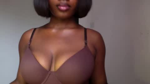 Snapshot of ebony_pussy98 chatting on April 29, 2026, 11:03 am delilah online show from April 29, 2026, 11:03 am