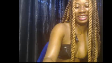 Snapshot of ebony_queenx chatting on May 11, 2026, 9:48 am Queen online show from May 11, 2026, 9:48 am