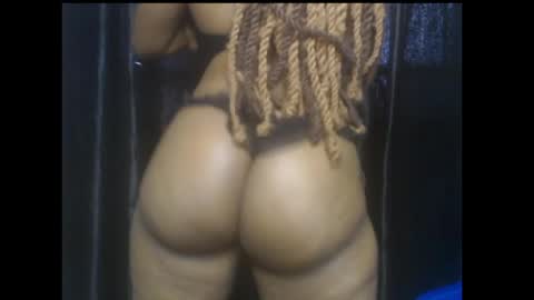 Snapshot of ebony_queenx chatting on May 12, 2026, 9:39 am Queen online show from May 12, 2026, 9:39 am