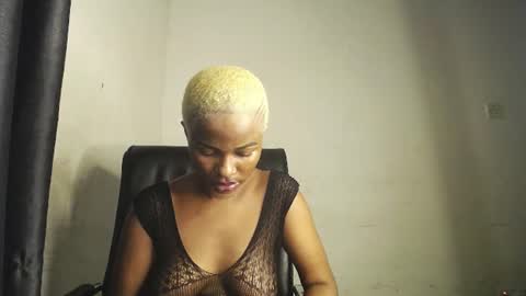 Snapshot of ebony_slimgirl0 chatting on June 17, 2026, 10:10 pm Lilly online show from June 17, 2026, 10:10 pm