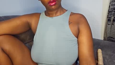 Ebony Melanie online show from December 1, 2025, 11:32 pm